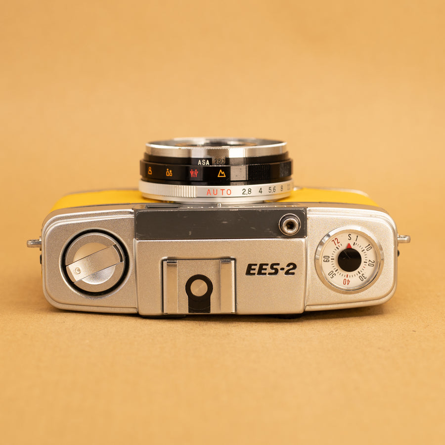 Olympus Pen EES-2 Half-frame in Yellow