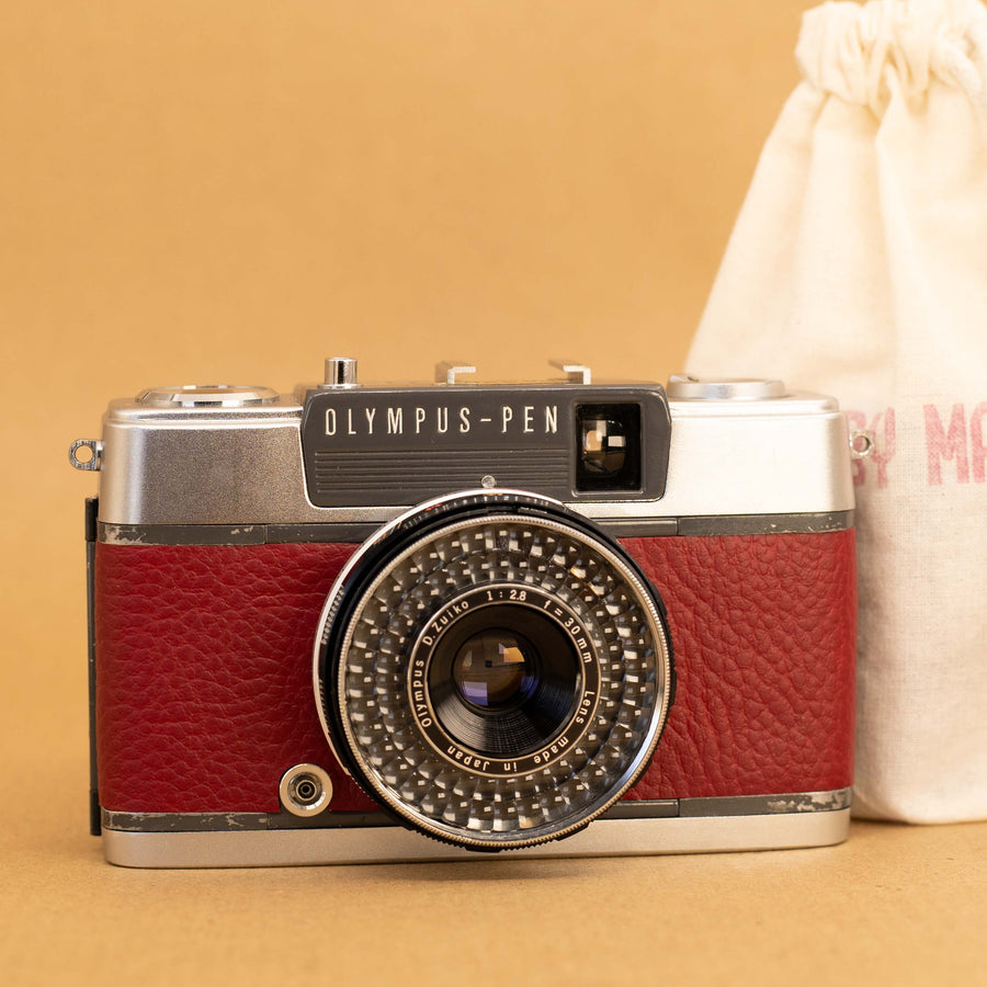 Olympus Pen EES-2 Half-frame in Burgundy