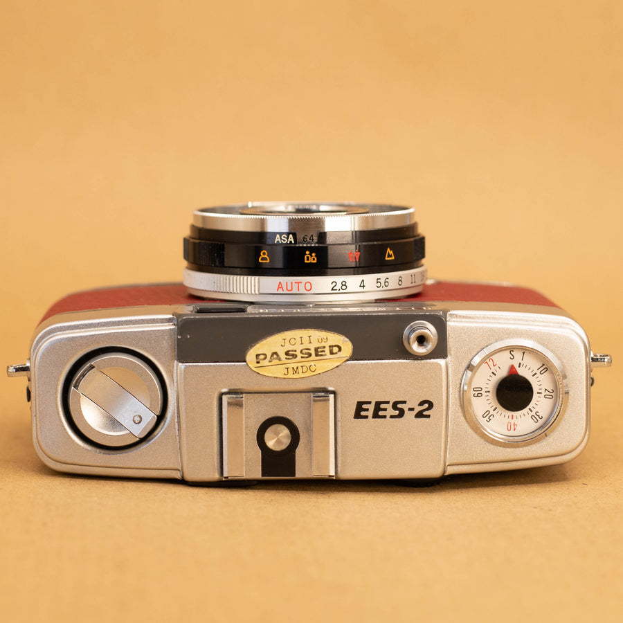 Olympus Pen EES-2 Half-frame in Burgundy