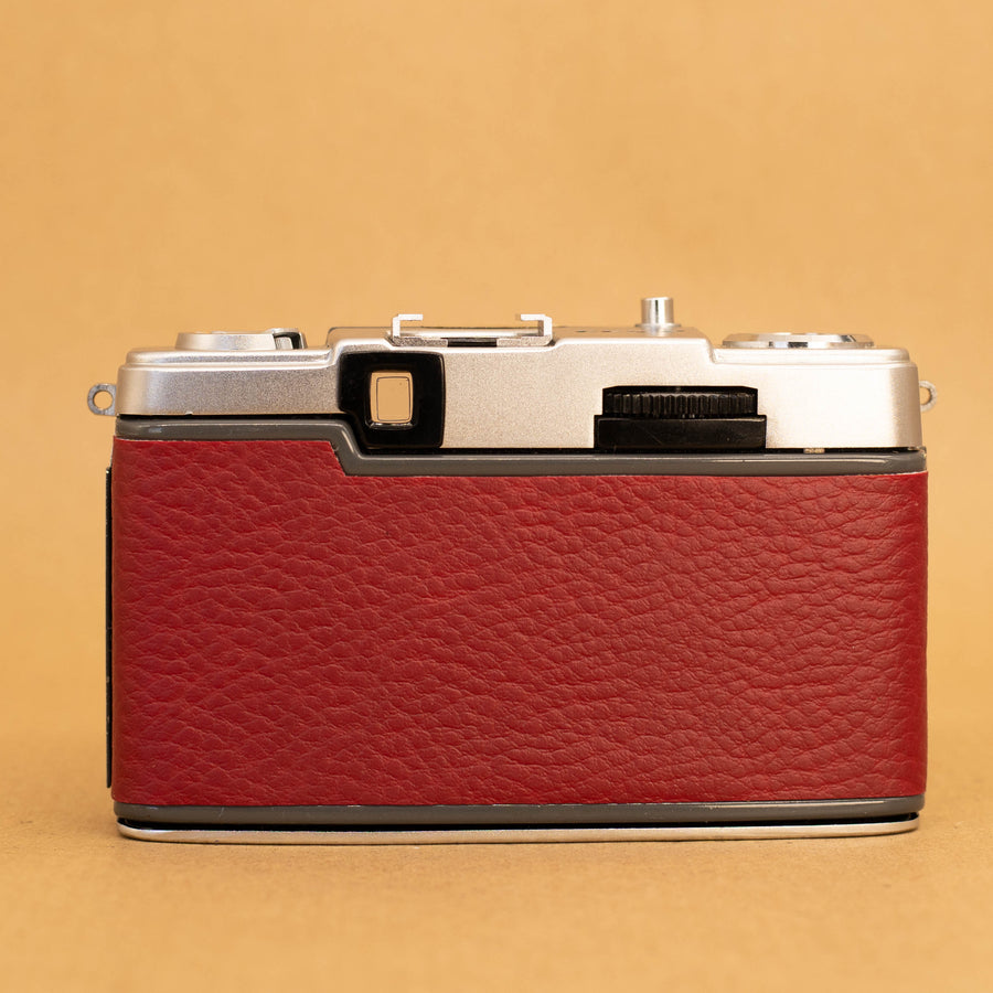 Olympus Pen EES-2 Half-frame in Burgundy