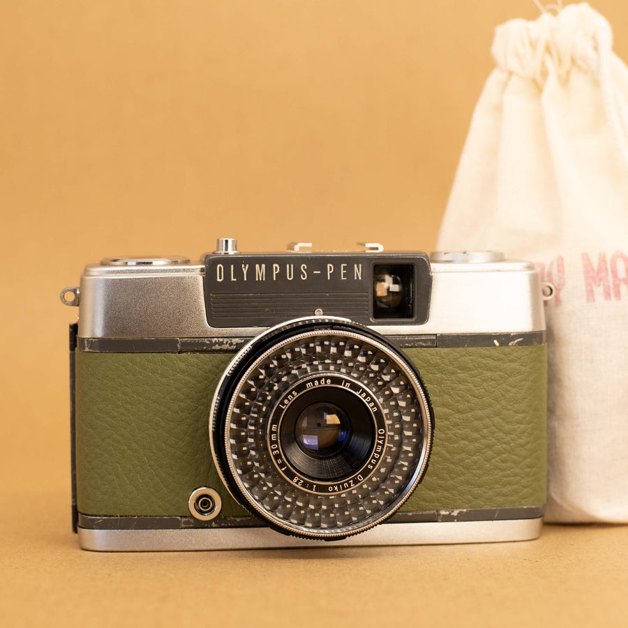 Olympus Pen EES-2 Half-frame in Green