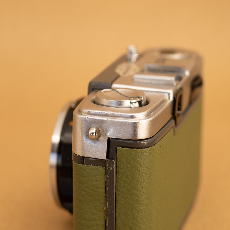 Olympus Pen EES-2 Half-frame in Green