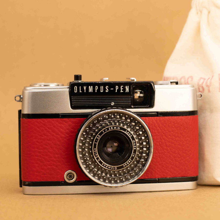 Olympus Pen EE-3 in Red