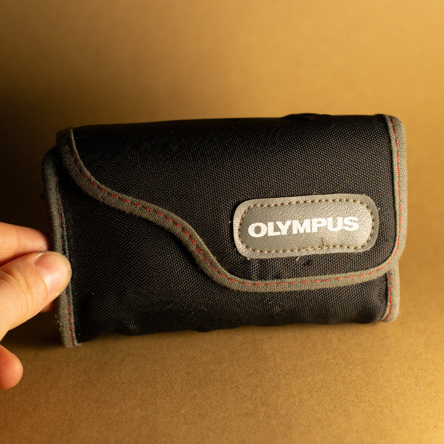 Estuche de terciopelo Olympus para cámaras compactas