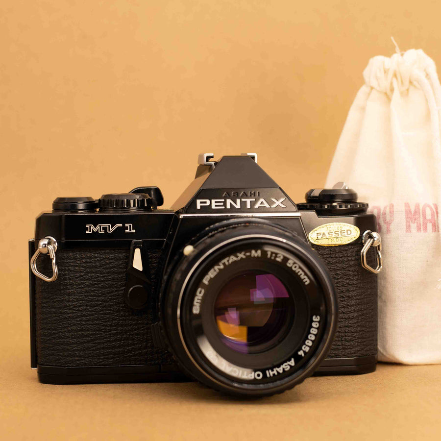 Pentax MV con lente de 50 mm f/2