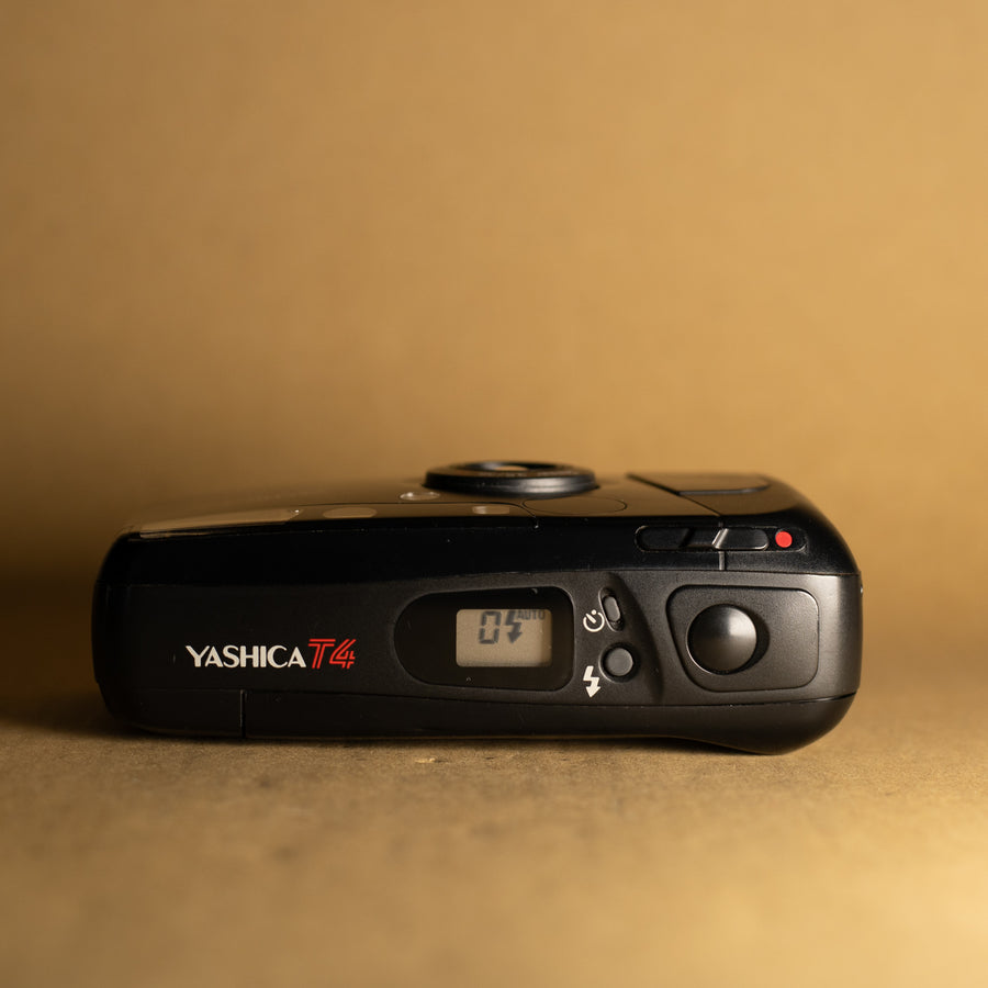 Yashica T4