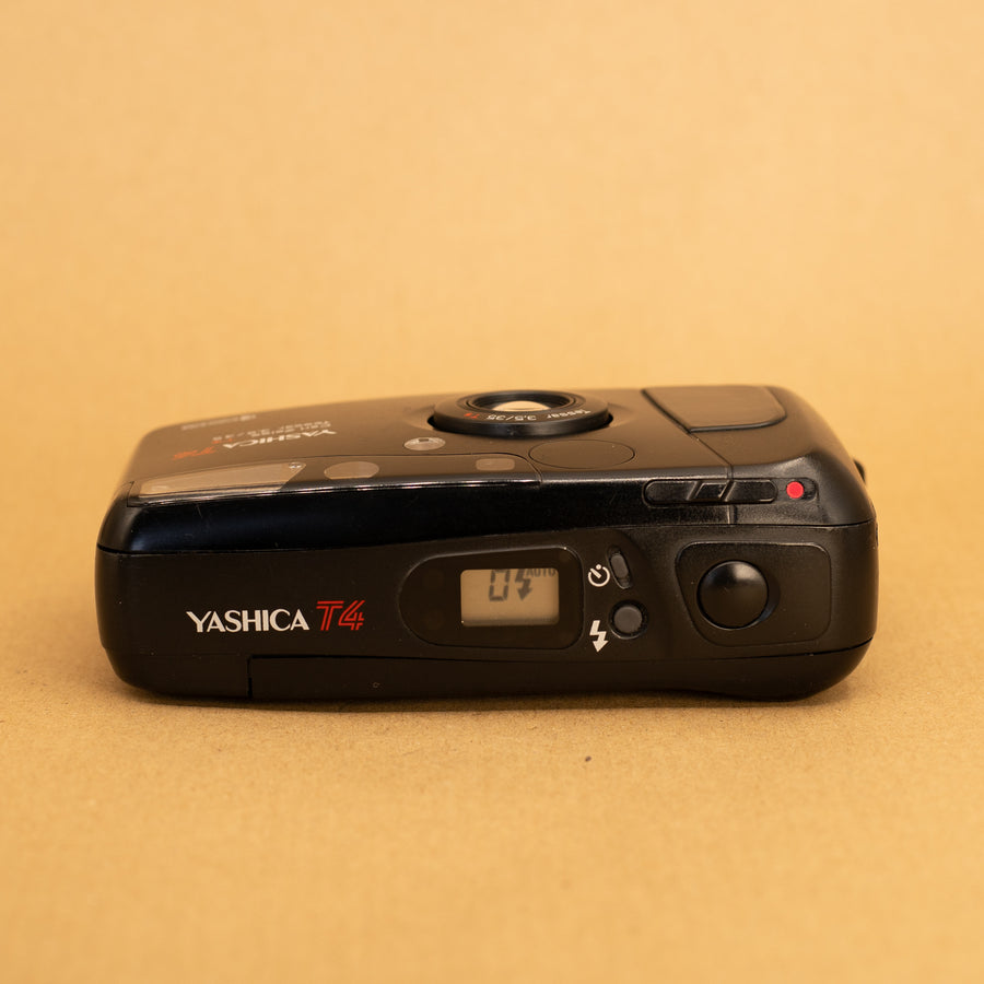 Yashica T4